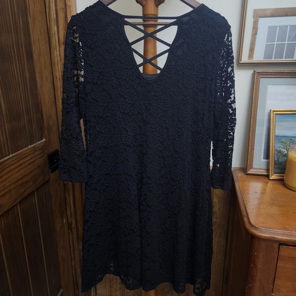 Elegant Black‎ Lace Dress - Picture 1 of 8